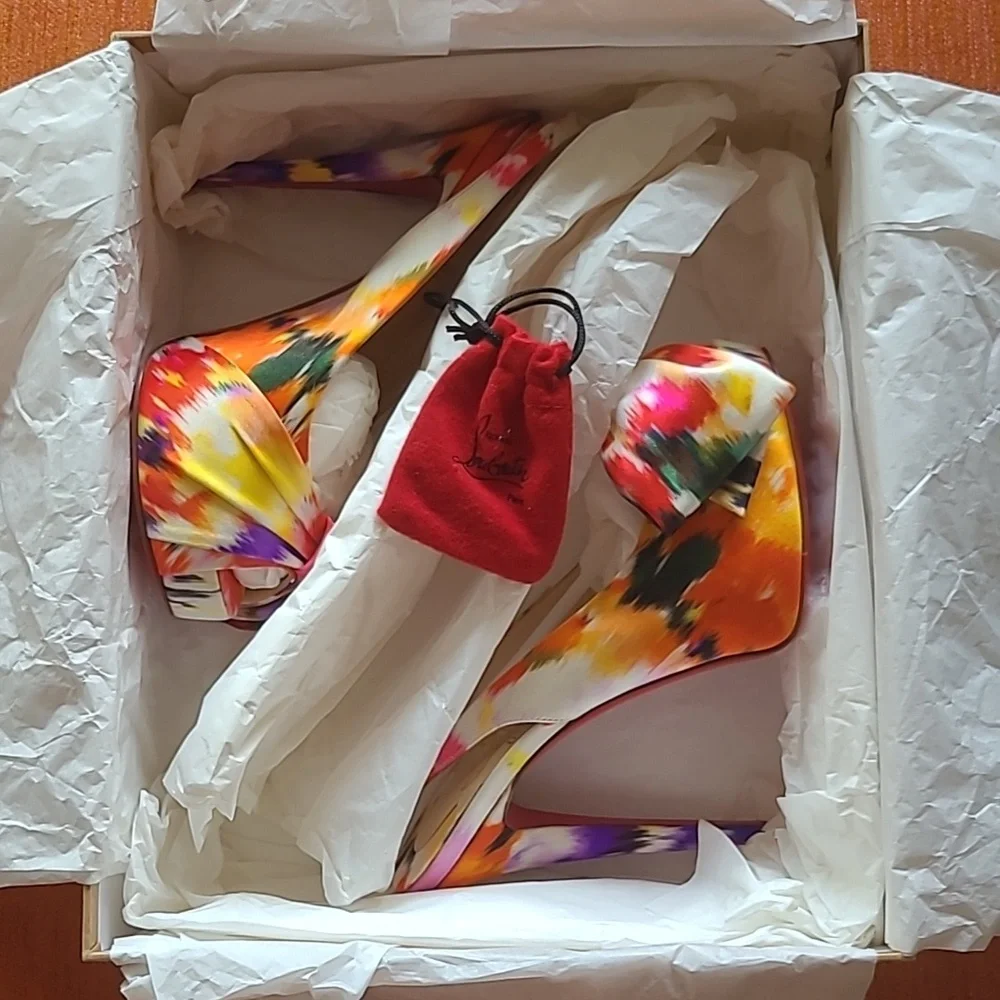 CHRISTIAN LOUBOUTIN Sandals - Picture 15 of 16